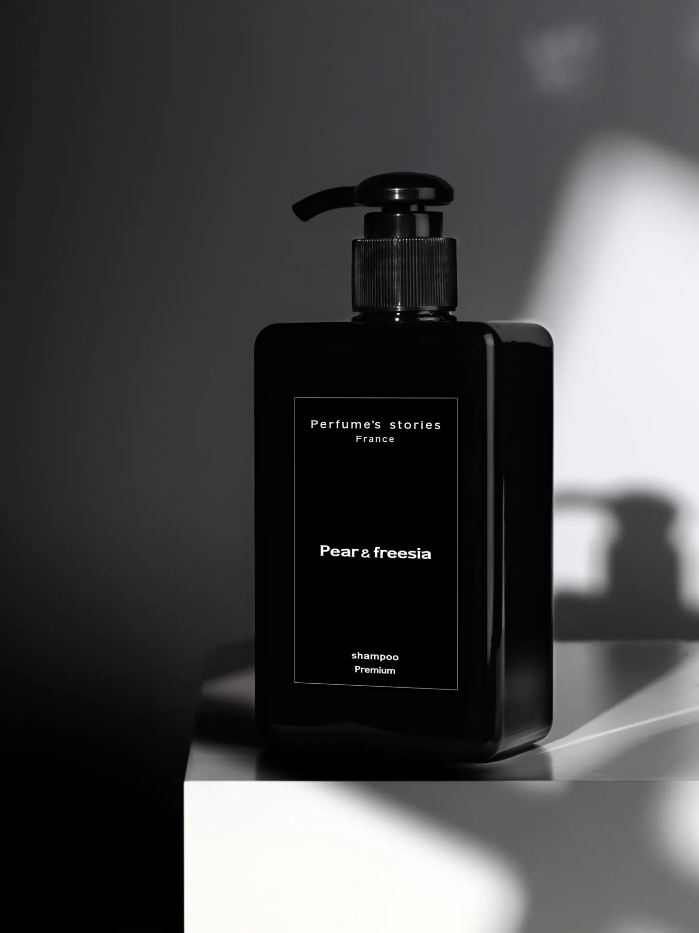 Парфюмированный шампунь для волос "Pear & freesia", 300 ml