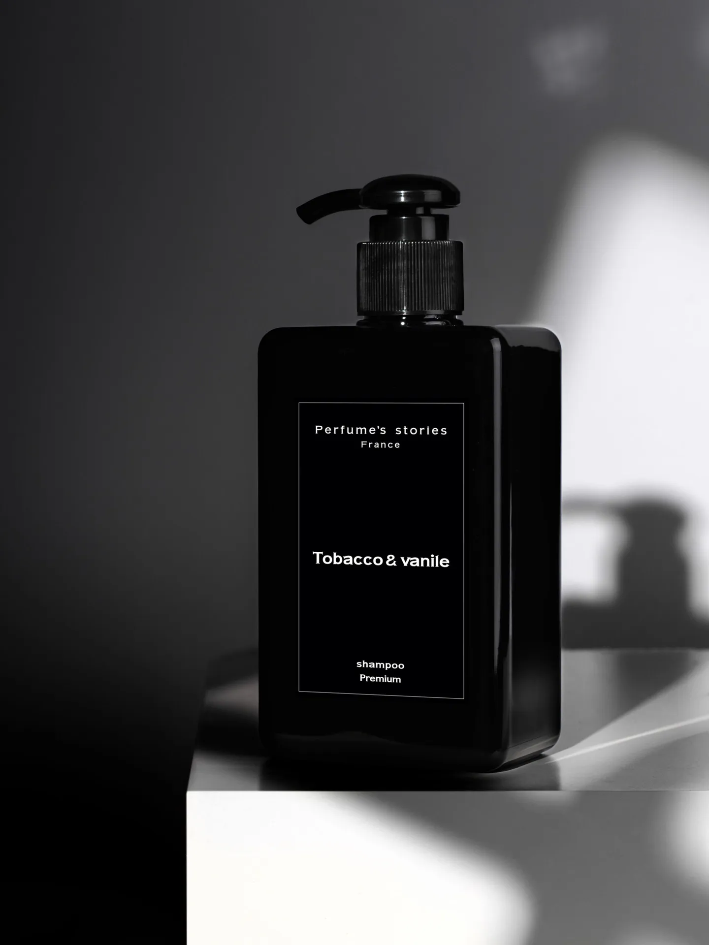Парфюмированный шампунь для волос "Tobacco & vanile", 300 ml