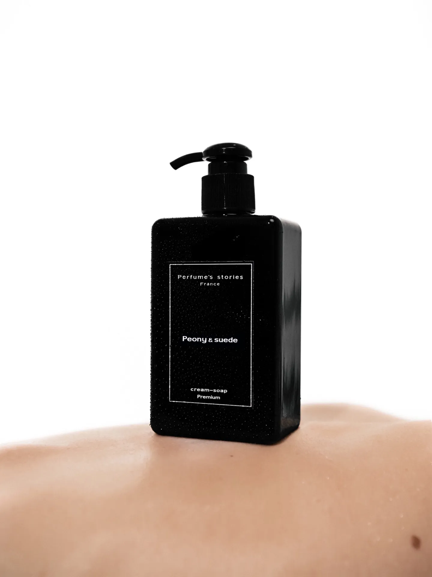 Парфюмированное жидкое крем-мыло "Peony & suede", 300 ml